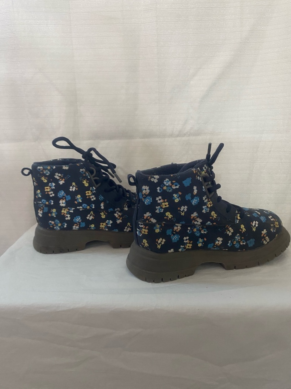OshKosh B'gosh Navy Floral Lace-Up Kids Boots Thick Soles Girls Hiking - Picture 3 of 8